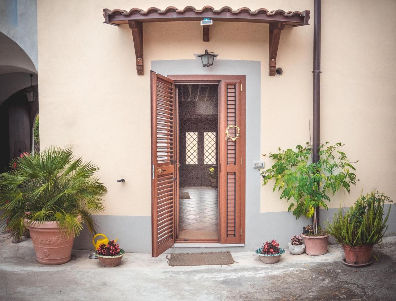 B&B A Casa Di Maybe Caserta Exteriér fotografie